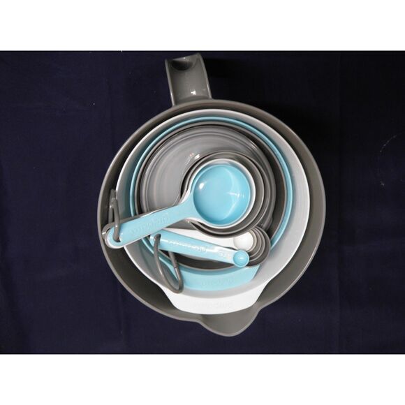 Prepara Mixing Bowl Set, 23 Pieces with Lids, Measuring Cups & Spoons - Picture 3 of 4